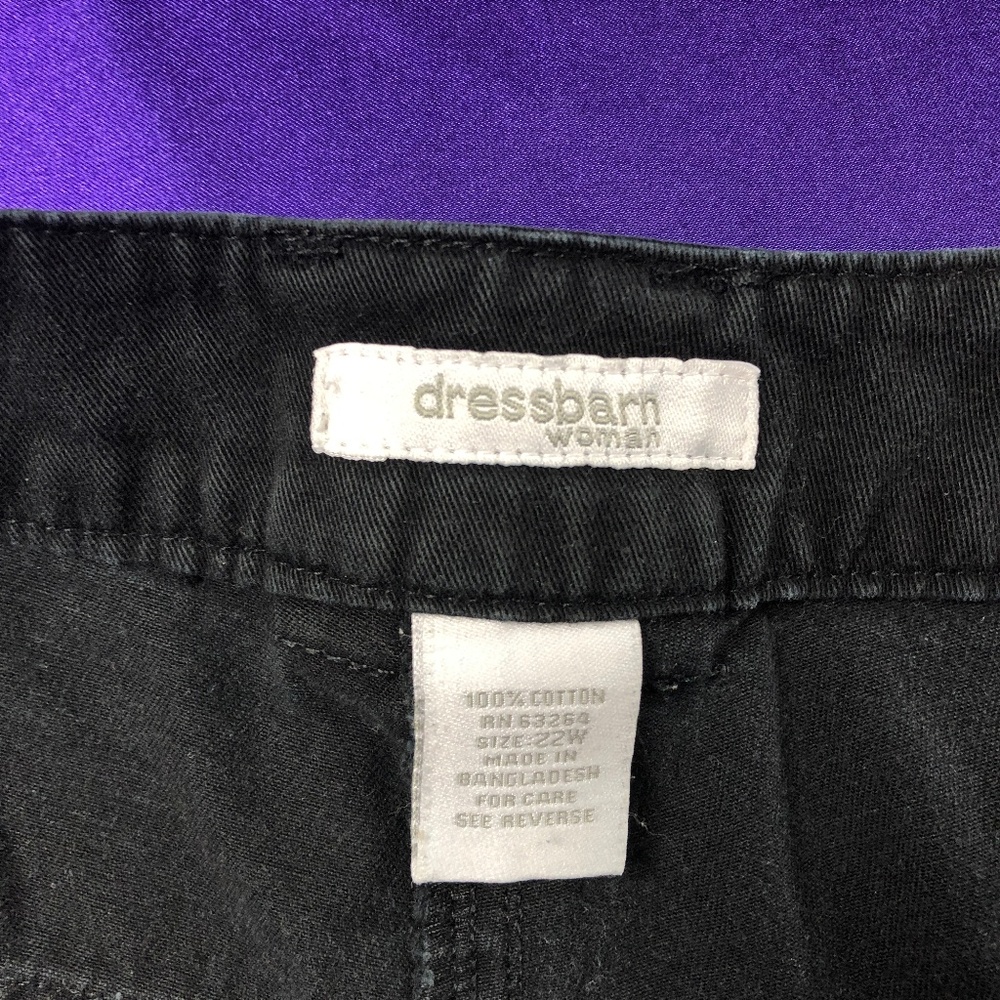 👉🏽👉🏽Dress Barn Solid Black Plus Size Short👉🏽 - Picture 4 of 8